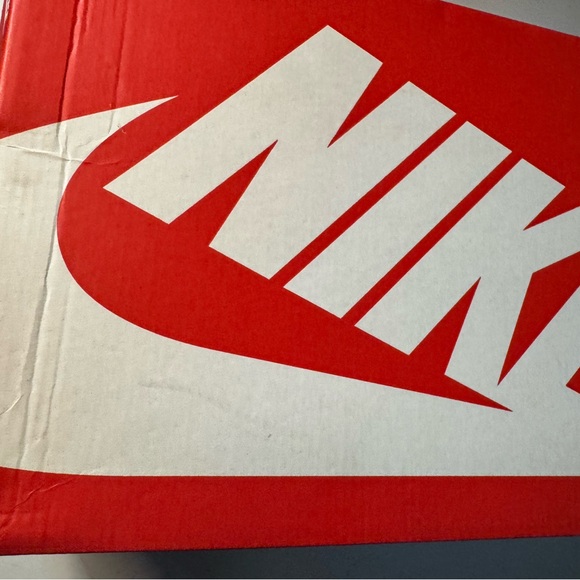 Nike Men's Black and Red Sneakers - Picture 6 of 8